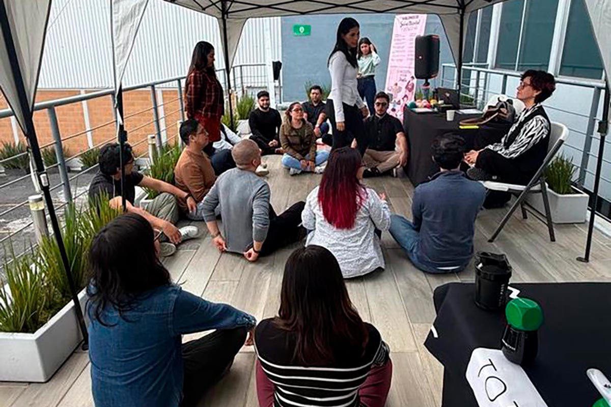 EndemolShine-Boomdog_MX1__69823ddb6f260eca52e93dff_1